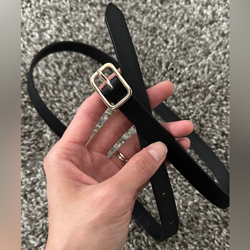 Women’s Faux Leather Belt w/ Gold Buckle